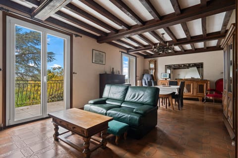 Chalet Echalas House in Givors