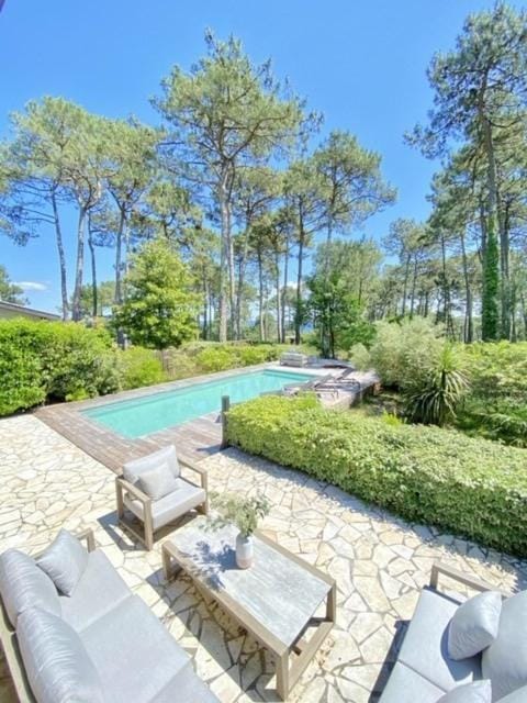 Biscarrosse Hautes Rives Villa avec piscine vue lac pour 12 personnes Villa in Sanguinet