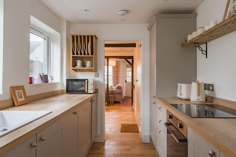 Bunny Cottage by Bloom Stays Maison in Hythe