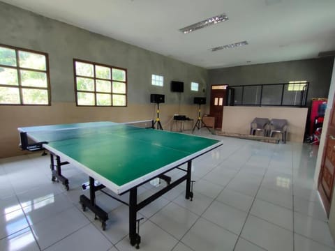 Game Room, Table tennis