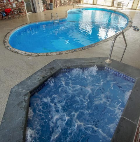 Hot Tub, Swimming pool