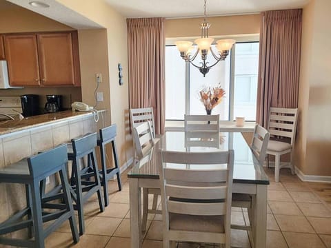 Crescent Shores S 506 condo Apartamento in Crescent Beach