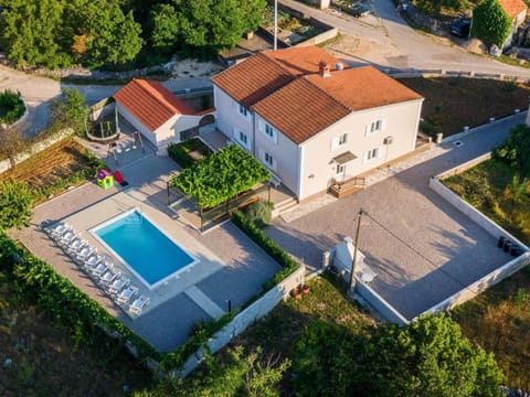 Swimming pool, Location, children, Family