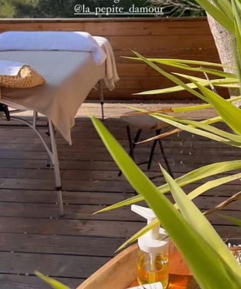 Property building, Restaurant/places to eat, Natural landscape, Golfcourse, Massage, Massage, Sauna, Sauna, Bathroom, Living room, Lounge or bar, Spa and wellness centre/facilities, Spa and wellness centre/facilities, Area and facilities, Swimming pool, Meals, Meals, Breakfast, Parking, toaster