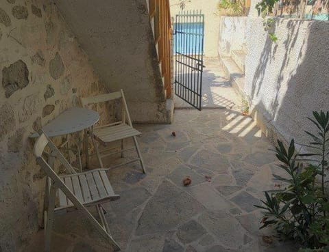 Stonehouse Elia Up Apartment in Myrtos