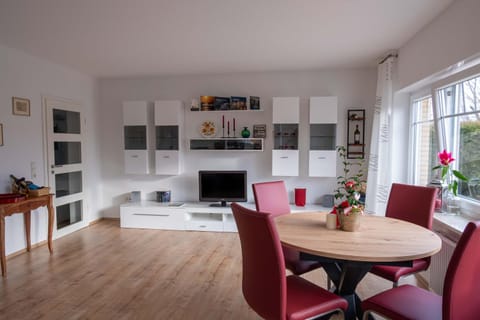 Balcony/Terrace, Living room, Dining area, Garden view