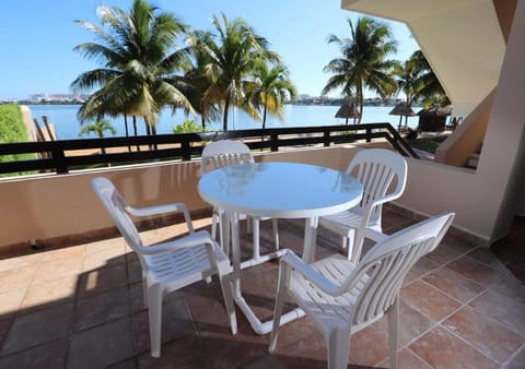 WIVC Coral Mar Resort - Amazing Hotel Zone & Lagoon Views, Enjoy the Tropical Breeze Apartment in Cancun