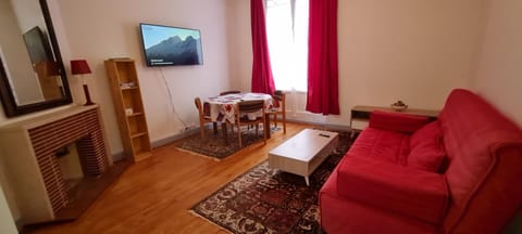 Communal lounge/ TV room, TV and multimedia