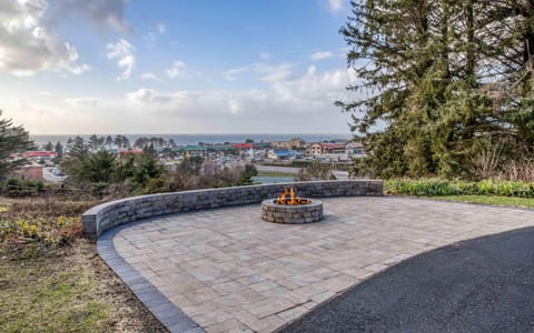 Oceanview Estate House in Devils Lake