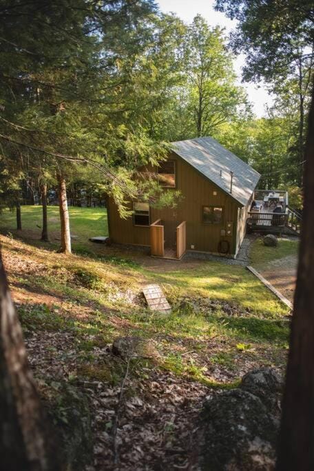 Peaceful Sunapee Lake/Ski Cottage, Family-friendly House in Newbury