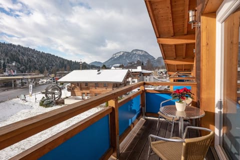 View (from property/room), Balcony/Terrace, Mountain view