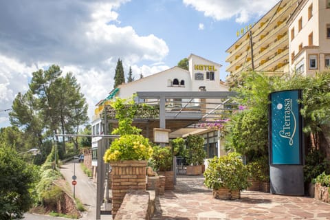 Property building, Natural landscape