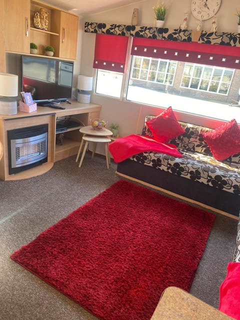 CT28 Three Bedroom Holiday Home, close to Heated Pool, Amusements and Beach Fantastic Facilities & Top rated holiday park in North Wales PASSES NOT INCLUDED Campground/ 
RV Resort in Rhyl