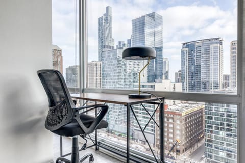 S Loop 1BR w Gym Lounge 1 block to L CHI-526 Condo in South Loop