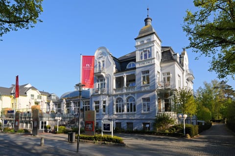 Hotel Vier Jahreszeiten Kühlungsborn Hôtel in Kühlungsborn