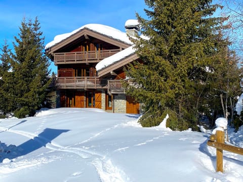 Property building, Day, Natural landscape, Winter