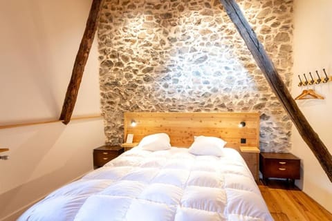 Chalet luxueusement rénové - Village de charme Chalet in Le Monêtier-les-Bains