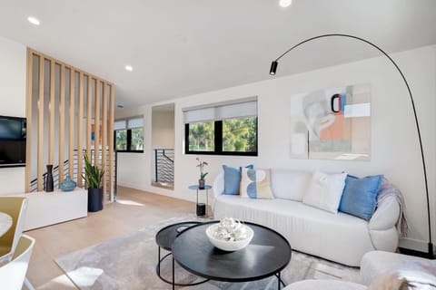 TV and multimedia, Living room, Photo of the whole room, Seating area