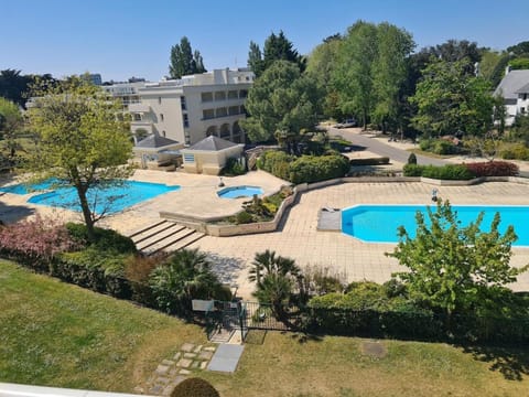 Natural landscape, Garden, Garden view, Pool view, sunbed