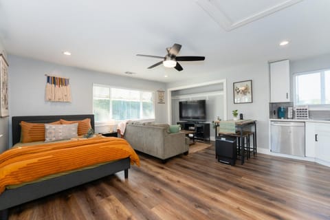 The Sunset Studio - A Picturesque Stay! Apartment in Citrus Heights