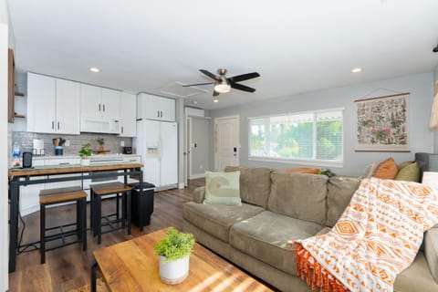 The Sunset Studio - A Picturesque Stay! Apartment in Citrus Heights