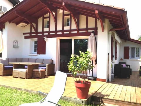 1km plage, agréable maison 6 pers classée 3* House in Hendaye