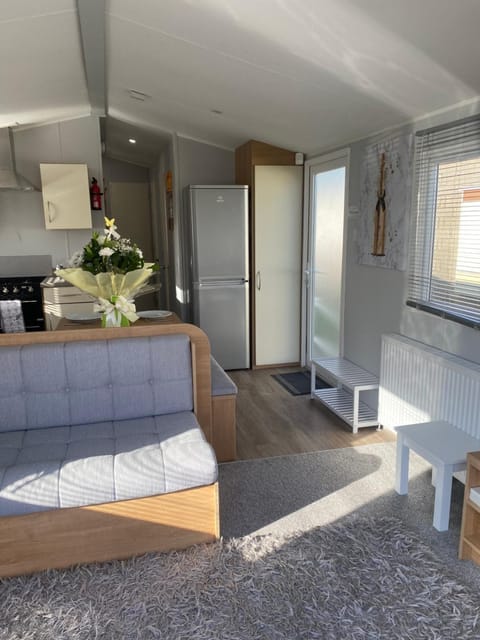 Stylish 3 Bedroom caravan near the Beach Campground/ 
RV Resort in Tendring District