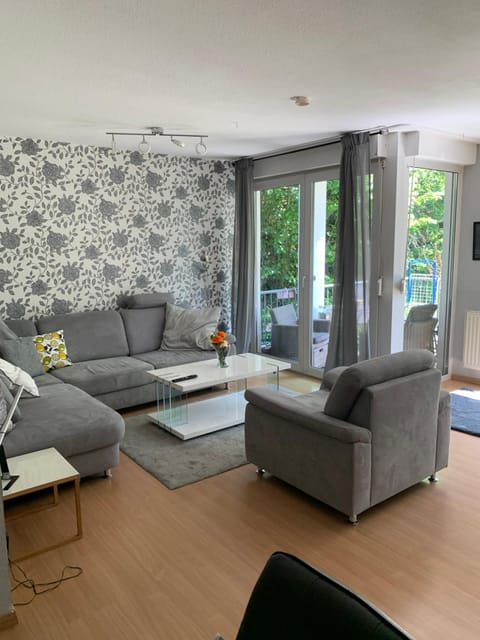 Wohlfühlferienwohnung mit Terrasse in Bensberg Apartment in Bergisch Gladbach