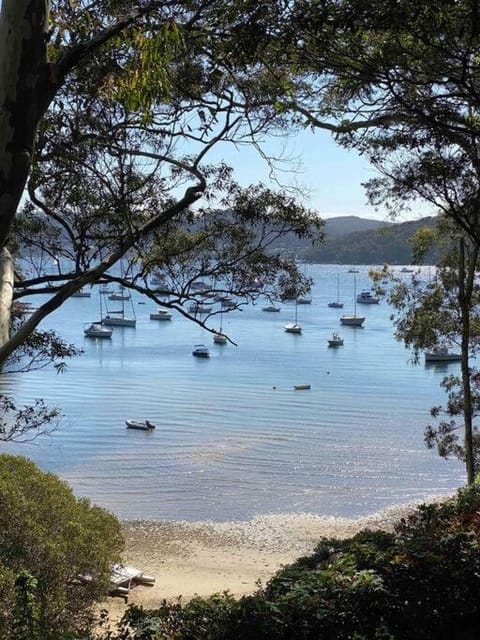 Sydney’s Northern Beaches Waterfront Paradise House in Pittwater Council