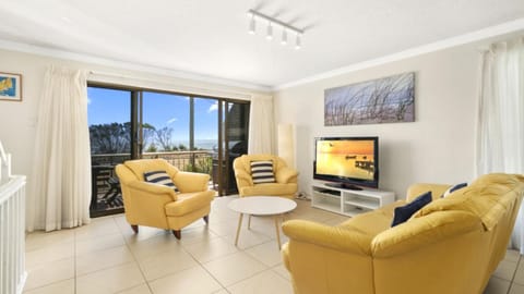 Lovely Unit With Ocean Views House in Woorim