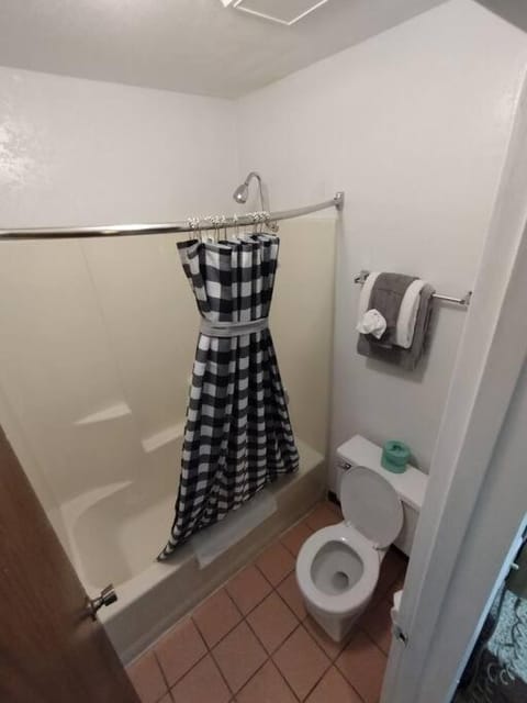 OSU 2 Queen Beds Hotel Room 221 Wi-Fi Hot Tub Booking Condominio in Stillwater
