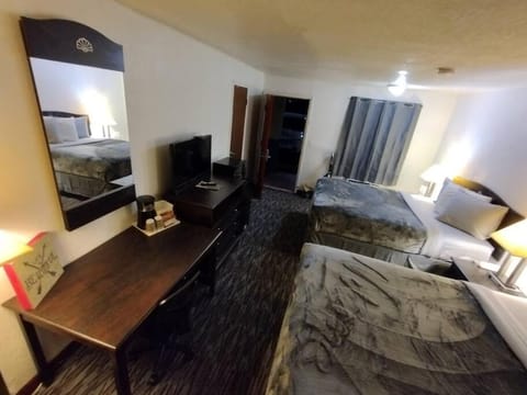 OSU 2 Queen Beds Hotel Room 221 Wi-Fi Hot Tub Booking Condominio in Stillwater