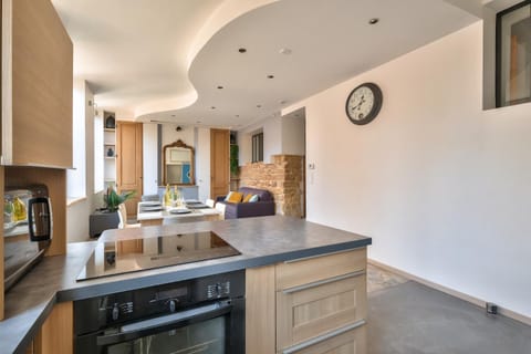 Dining area, kitchen