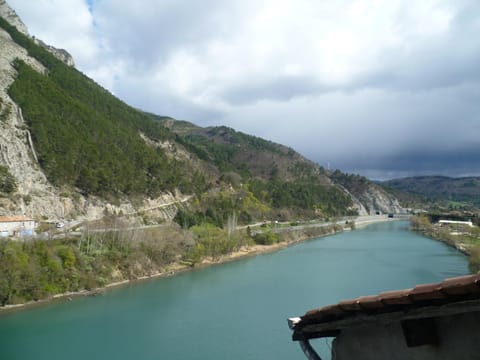 Une vue sur la Baume Apartment in Sisteron