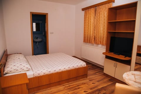 Jezero Laminci Bed and Breakfast in Brod-Posavina County, Croatia