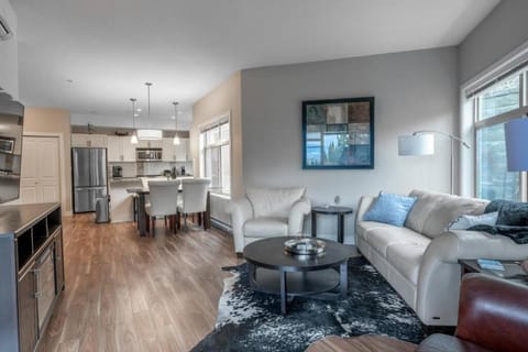 Fabulous Condo at Five Star Resort 209 Apartment in West Kelowna