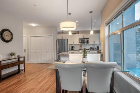 Fabulous Condo at Five Star Resort 209 Apartment in West Kelowna