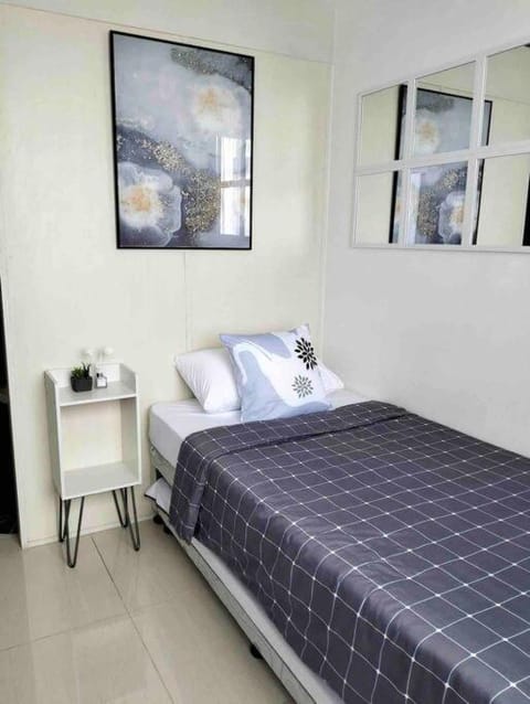 Chic 2BR Condo Unit at South Residences Apartment hotel in Las Pinas