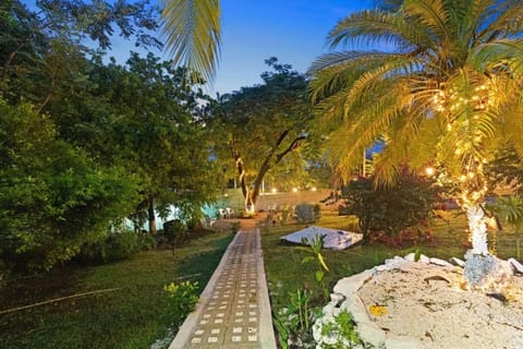 Peaceful Resort Villa 5 min from Coco Beach Chalet in Coco