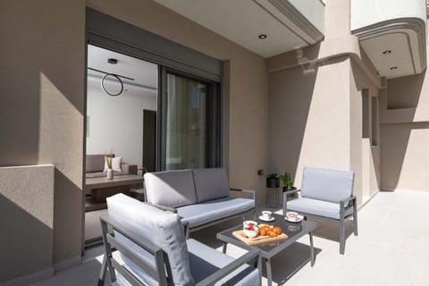 Tsatos Luxury Residence Condo in Kremasti