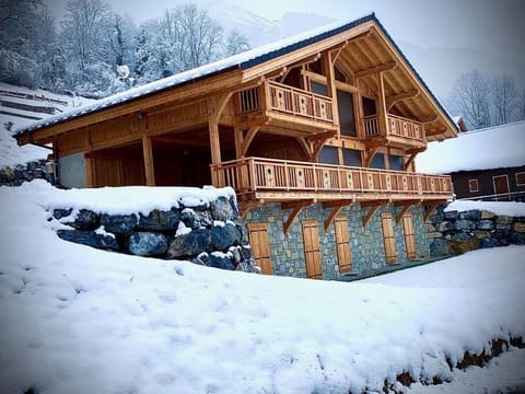 Chalet****Luxe Sauna & SPA Le Champenois Chalet in Samoëns