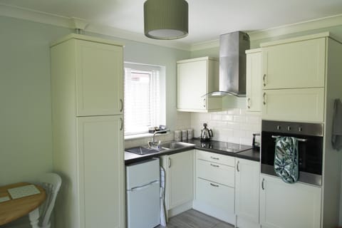 Kitchen or kitchenette, minibar, oven, pet friendly, stove, kitchen