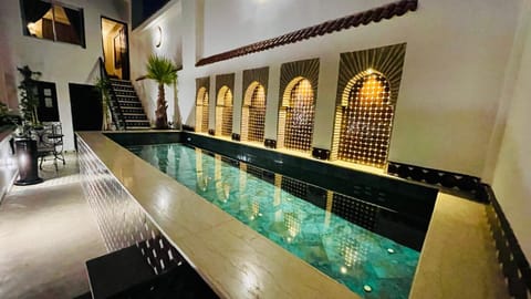 Property building, Night, Hot Tub, Solarium, Balcony/Terrace, Swimming pool