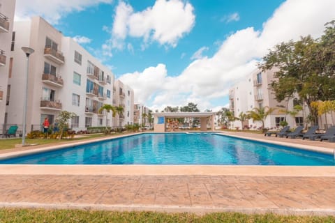 Gran Apartamento en Privada - Pool Kids Zone BBQ Condominio in Playa del Carmen