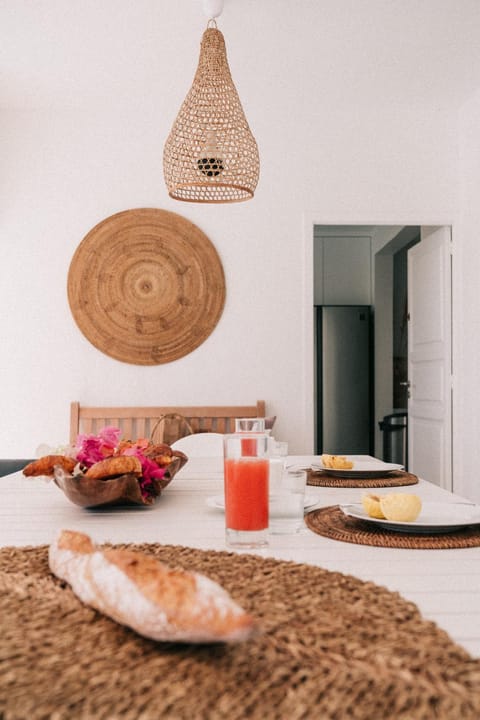 Food and drinks, Dining area