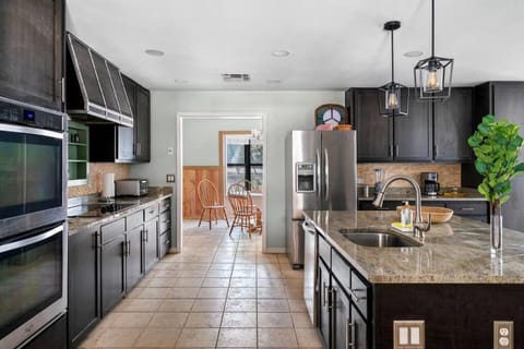 Charming ranch-style home w/ideal entertainment House in New Braunfels