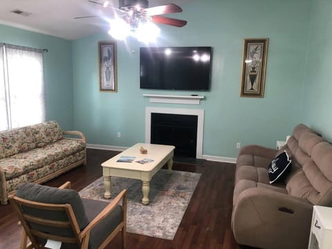 Cozy Home in Central Morehead 5min from the Beach Haus in Morehead City