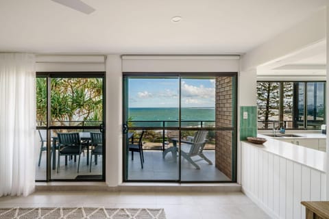 Natural landscape, Balcony/Terrace, Sea view