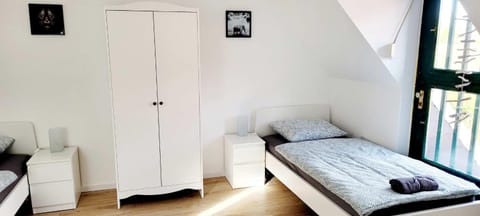 Bed, Photo of the whole room, Bedroom, wardrobe