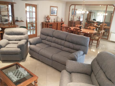 Living room, Seating area